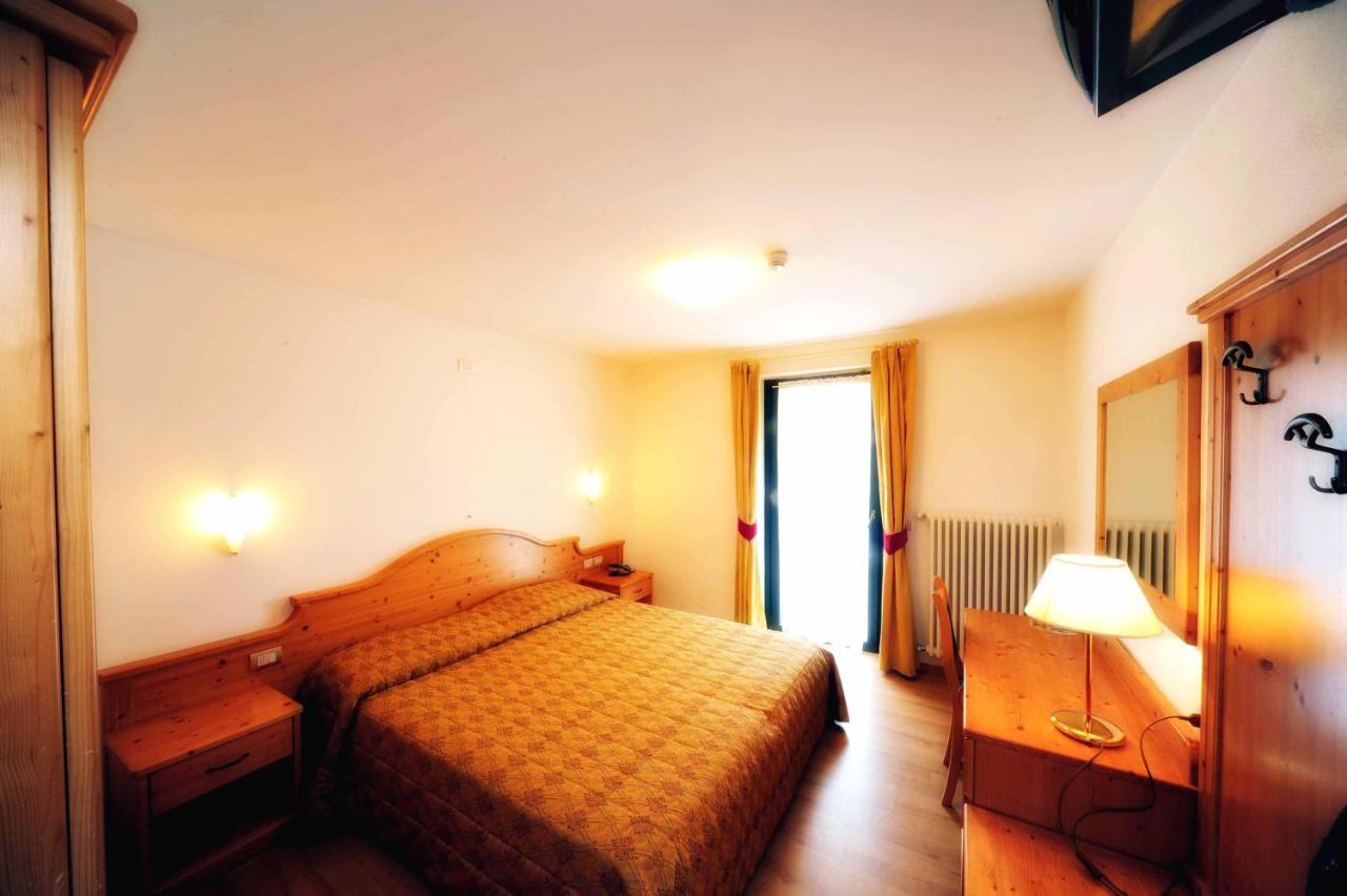 Hotel Cristallo Peio Habitación foto